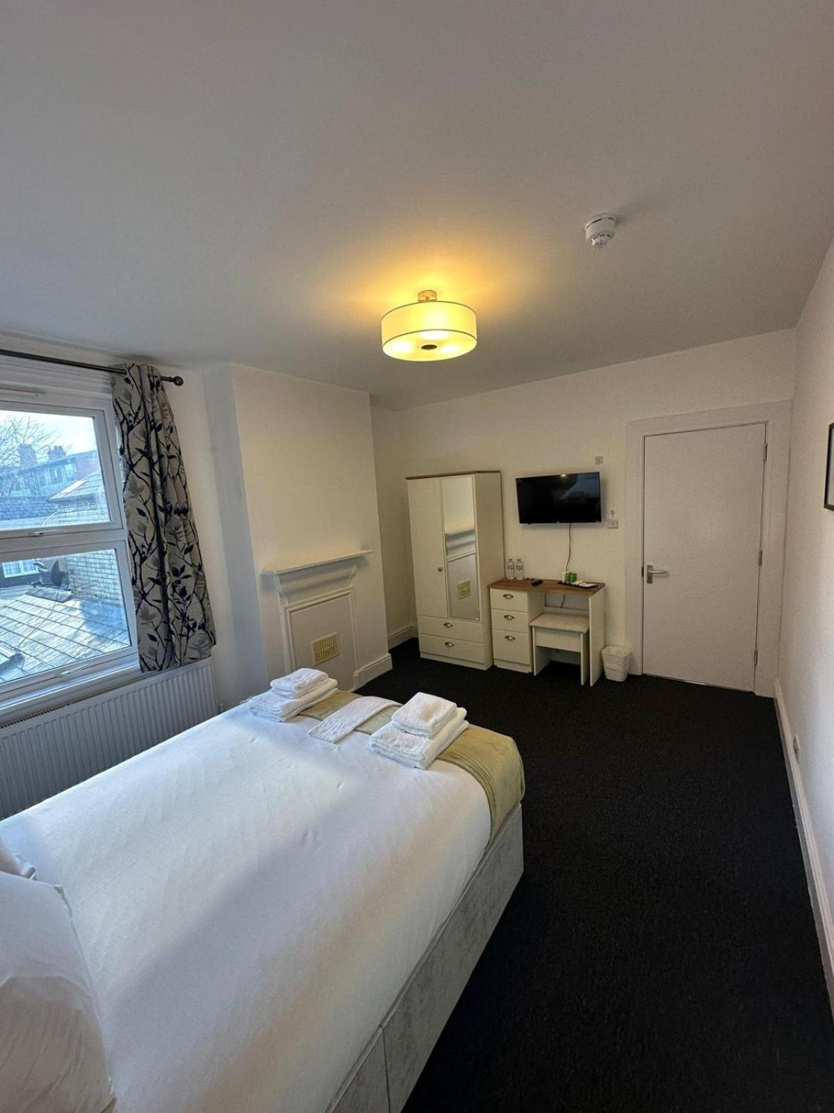 Cambridge Central Rooms - Tas Accommodations 외부 사진