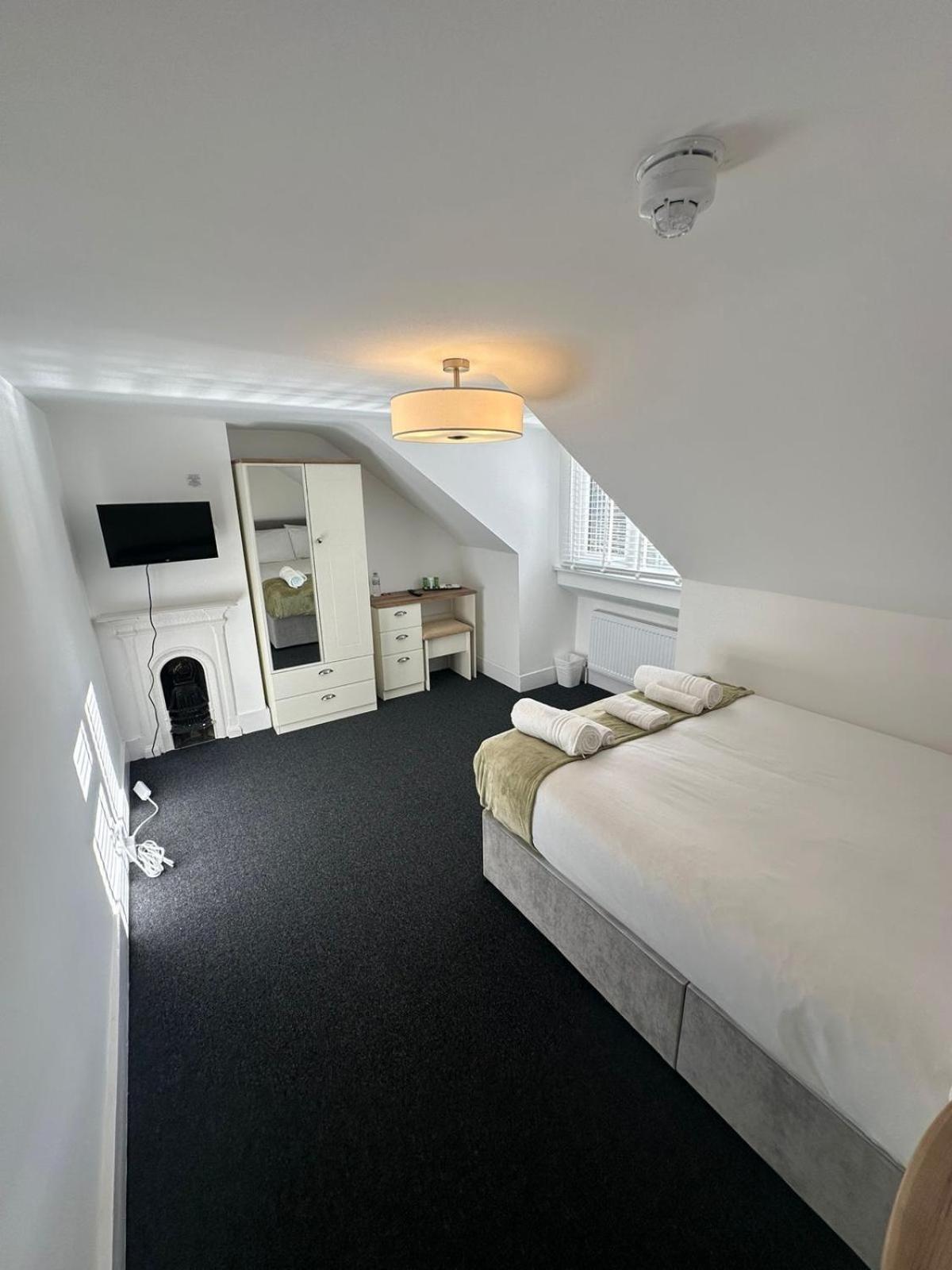 Cambridge Central Rooms - Tas Accommodations 외부 사진