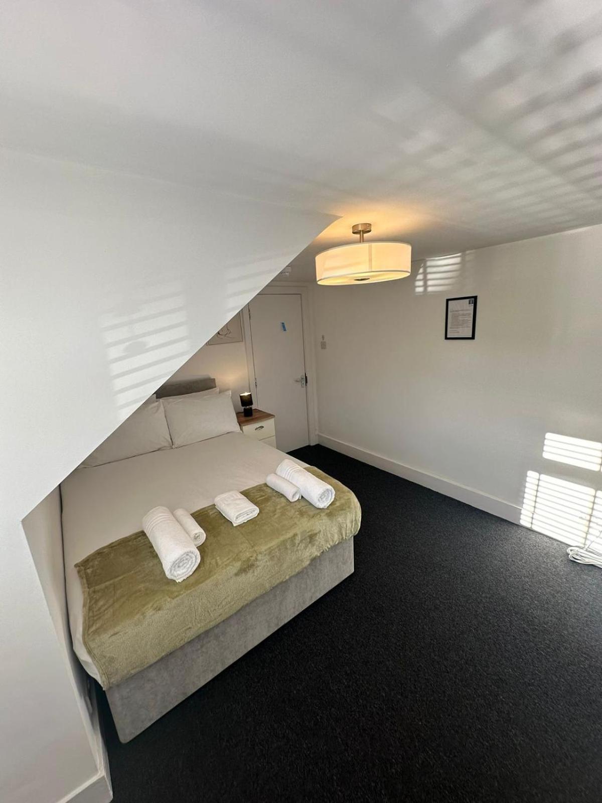 Cambridge Central Rooms - Tas Accommodations 외부 사진
