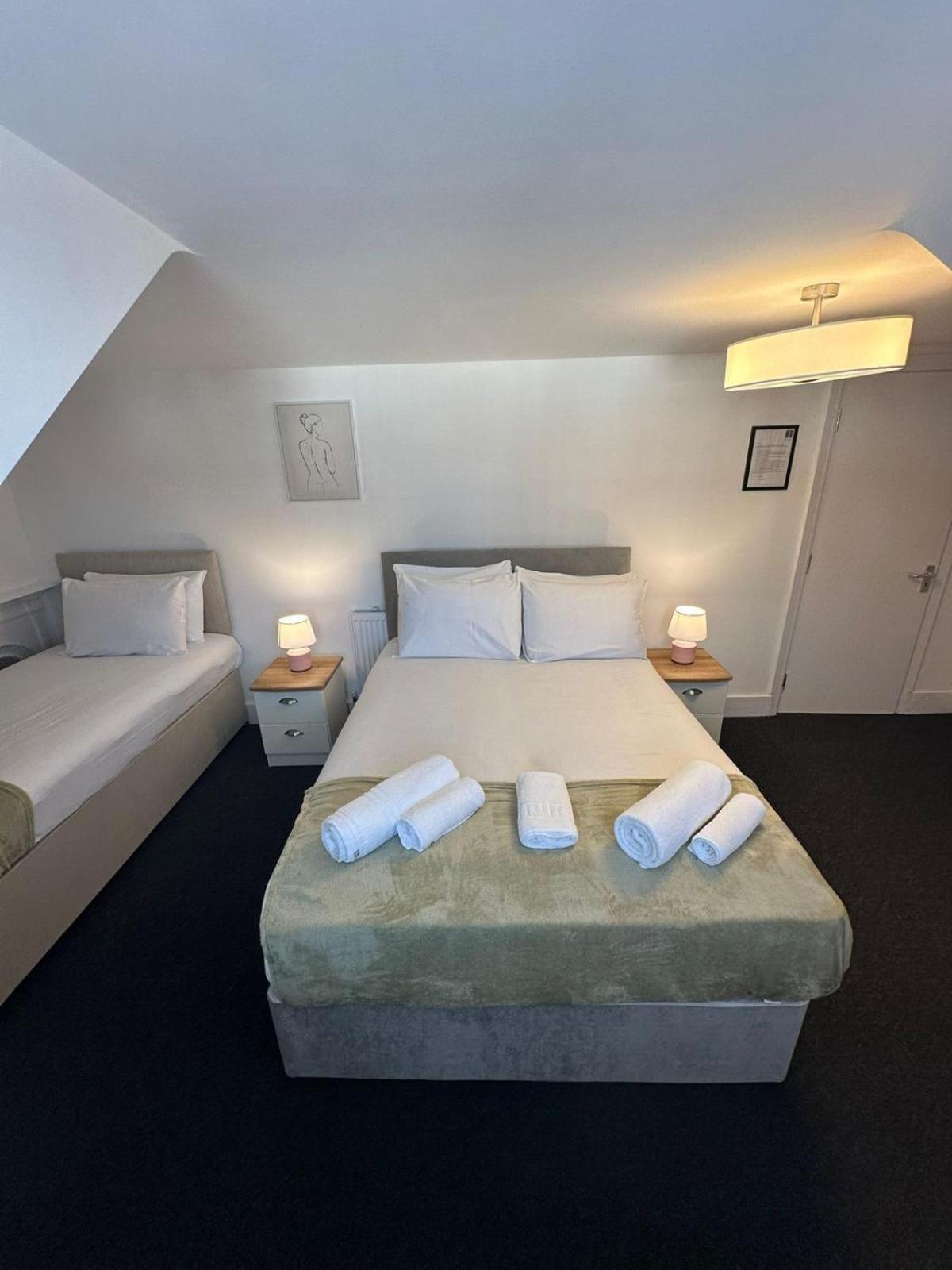 Cambridge Central Rooms - Tas Accommodations 외부 사진